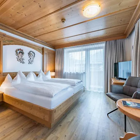Englhof Hotel 3*