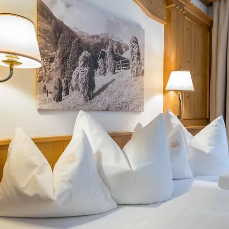 Englhof Hotel 3*
